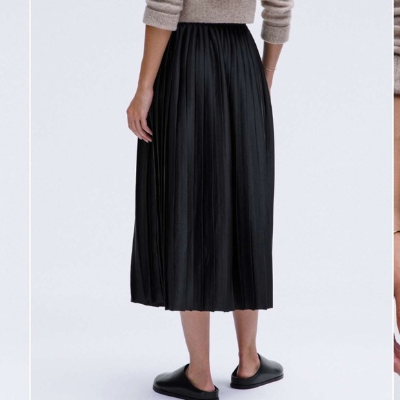 NWT Lululemon Satin Pleated Midi Skirt Black Size XS - Picture 11 of 12